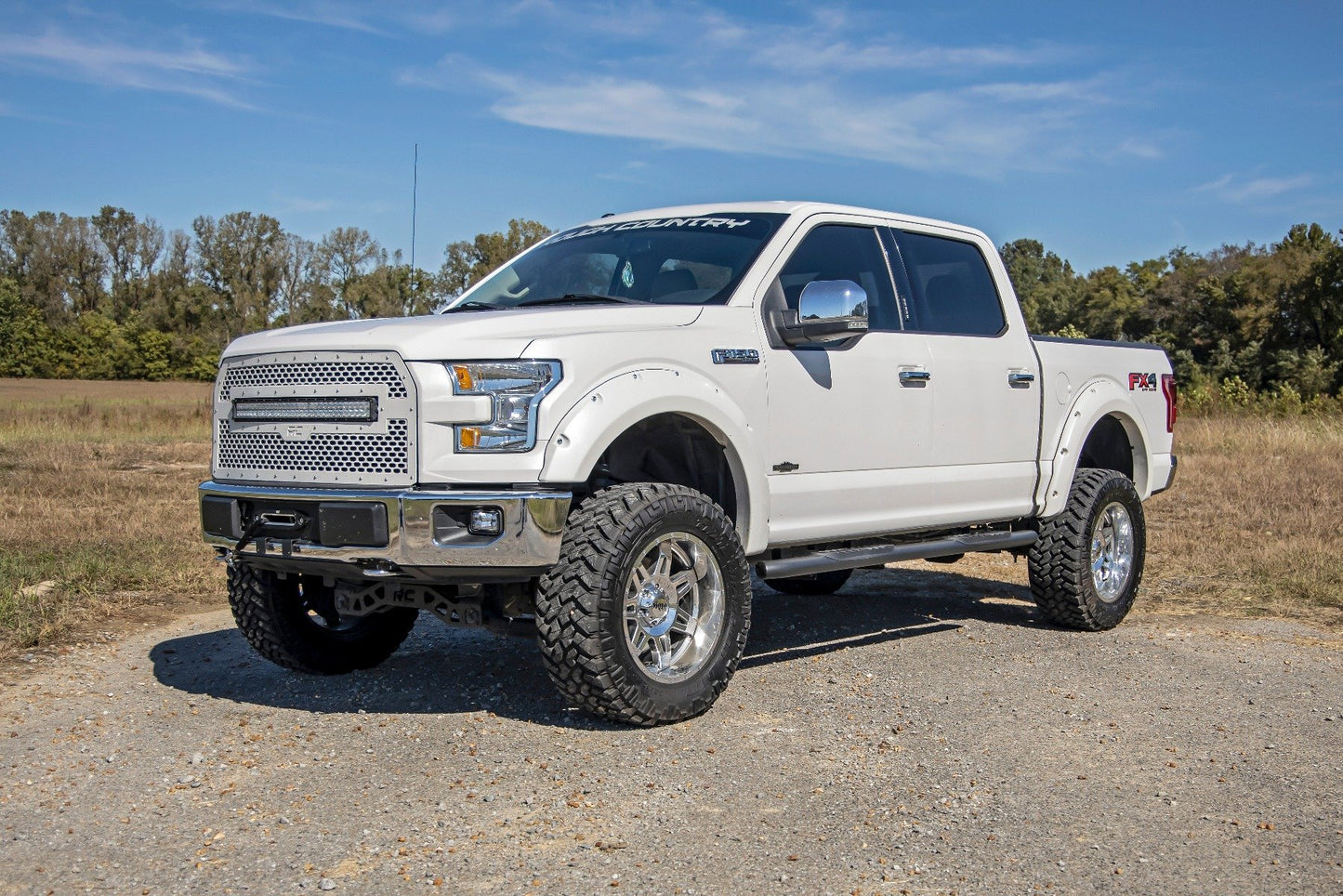 Oval Nerf Step | Crew Cab | Black | Ford F-150/Lightning/F-250/F-350/Raptor (15-25)