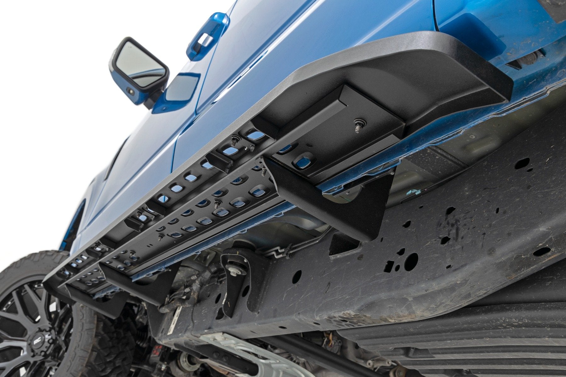 RPT2 Running Board | Crew Cab | Black | Ford F-150/Lightning/F-250/F-350/Raptor (15-25)