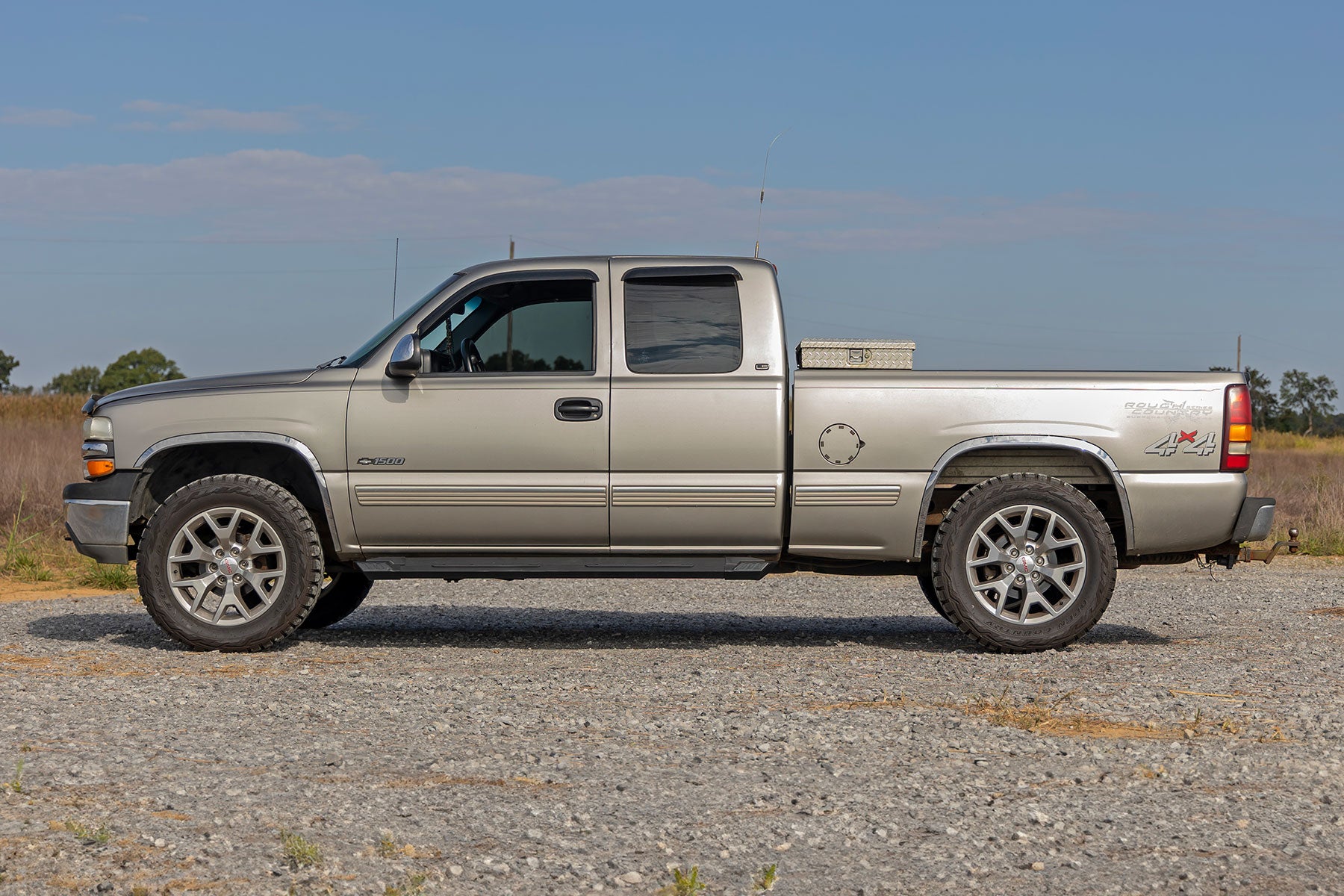 HD2 Aluminum Running Boards | Ext Cab | Chevy/GMC 1500 (99-06 & Classic)