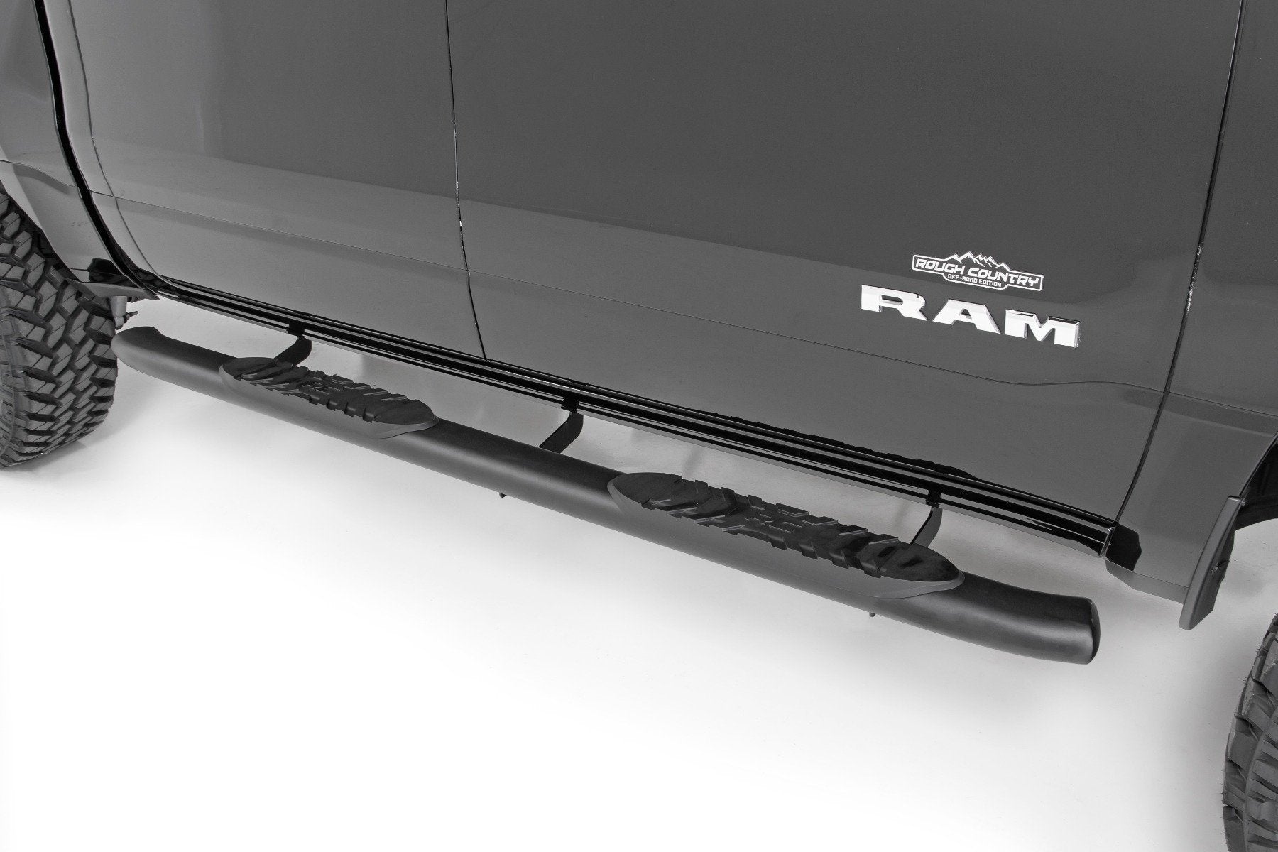 Oval Nerf Step | Crew Cab | Black | Ram 1500 (19-25)/1500 TRX (21-24) 