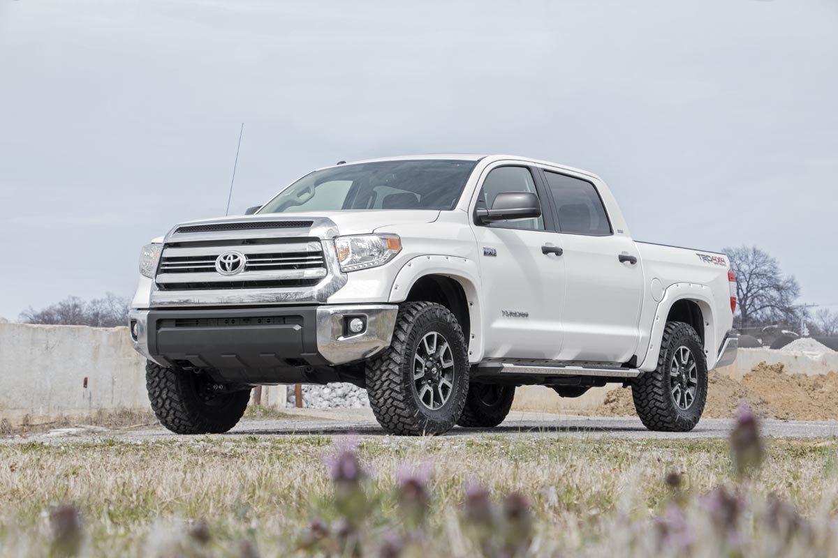 2.5-3IN TOYOTA LEVELING LIFT KIT (07-18 TUNDRA 4WD)
